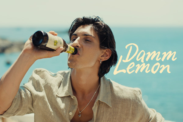 ‘¿Quién gana?’: la nueva campaña de Damm Lemon protagonizada por Marc Soler