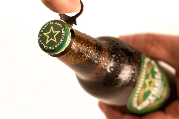 Estrella de Levante launches its easy-open 25cl bottle