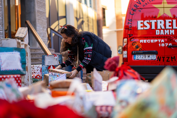270 people join 'Cartas Solidarias de Navidad'