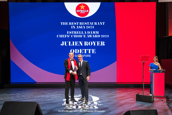Chef Julien Royer wins the Estrella Damm Chef's Choice Award 2023